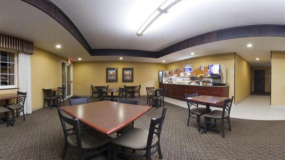 Holiday Inn Express Le Claire Riverfront-Davenport By Ihg Exterior photo
