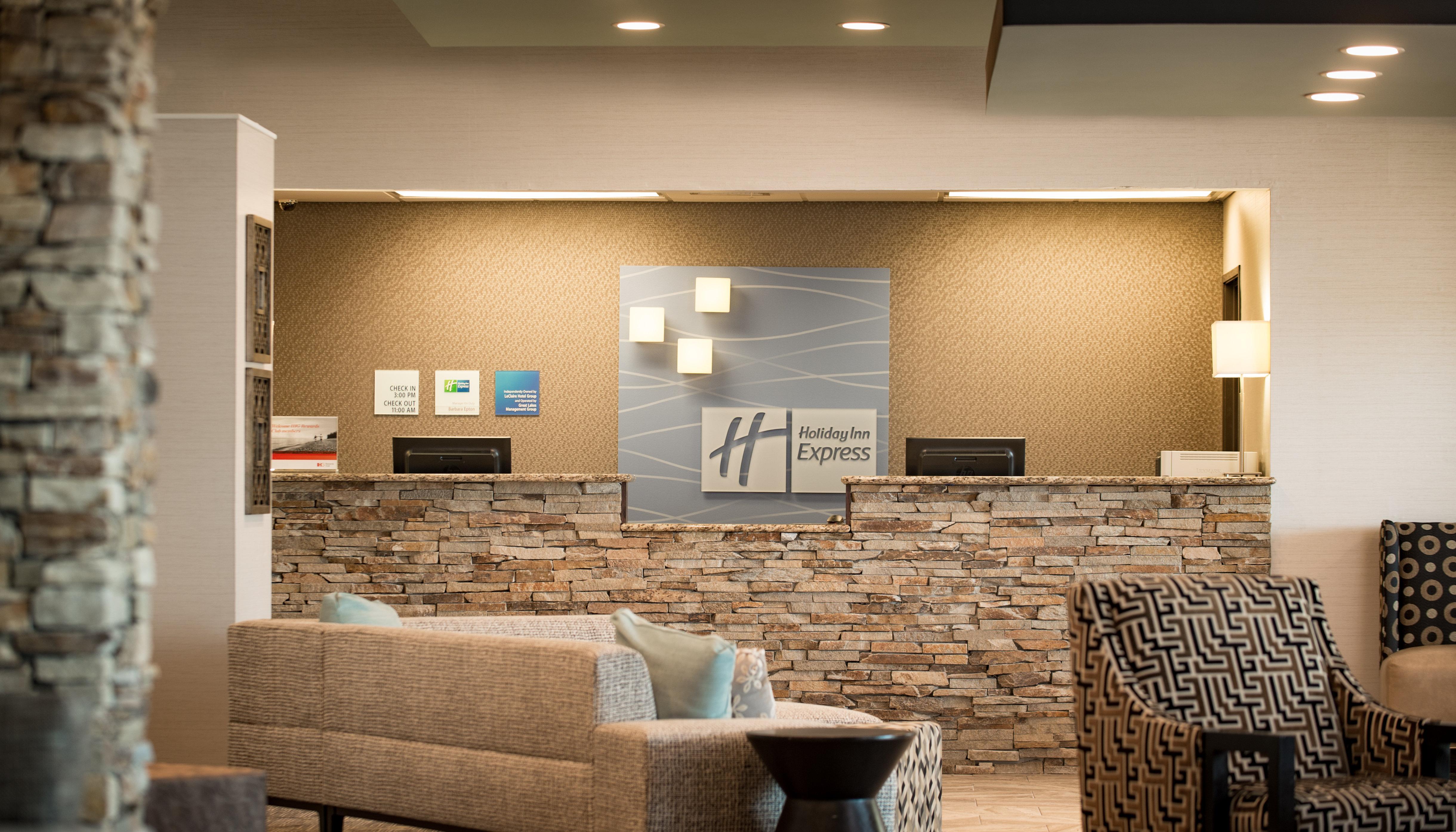 Holiday Inn Express Le Claire Riverfront-Davenport By Ihg Exterior photo