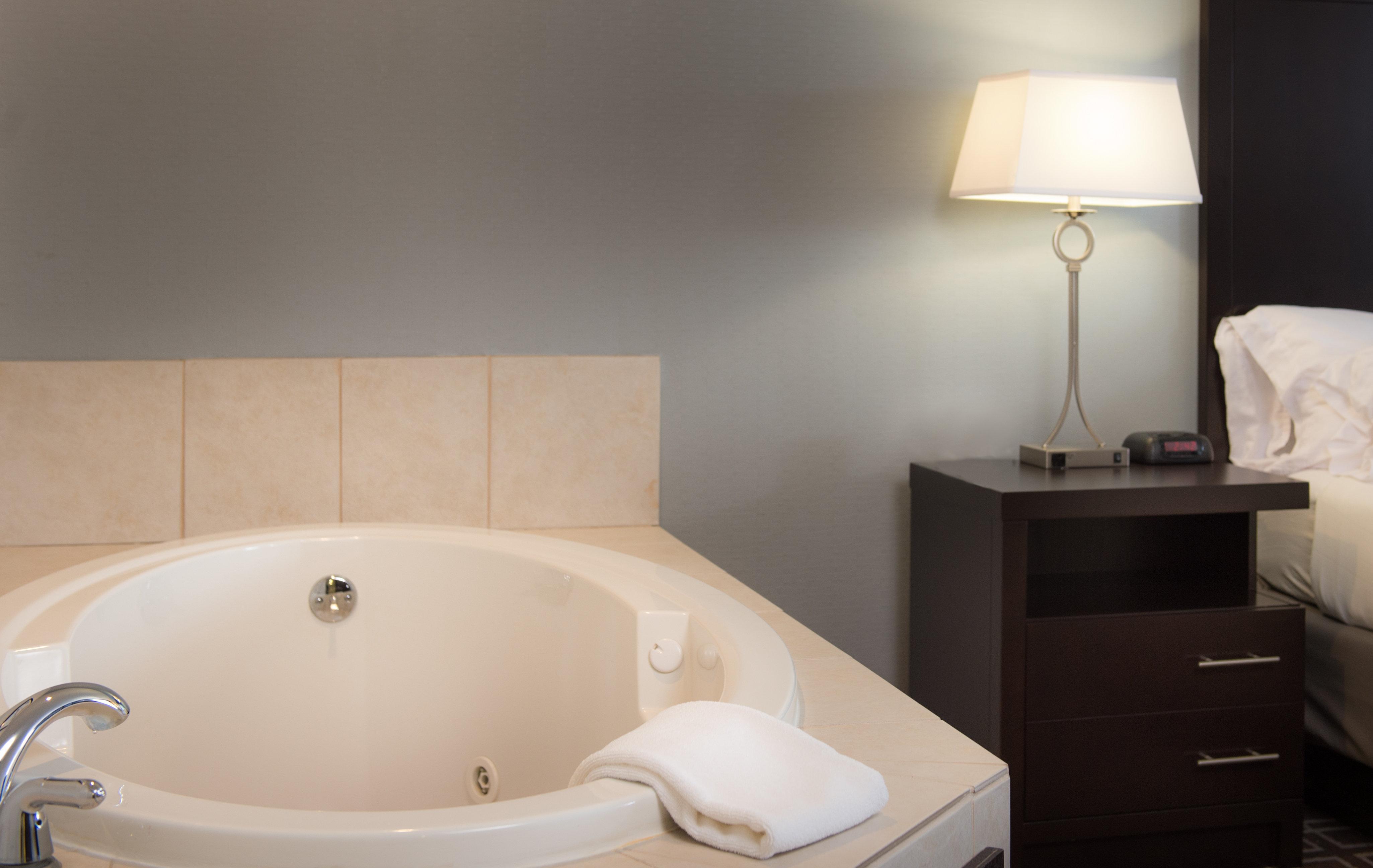 Holiday Inn Express Le Claire Riverfront-Davenport By Ihg Exterior photo