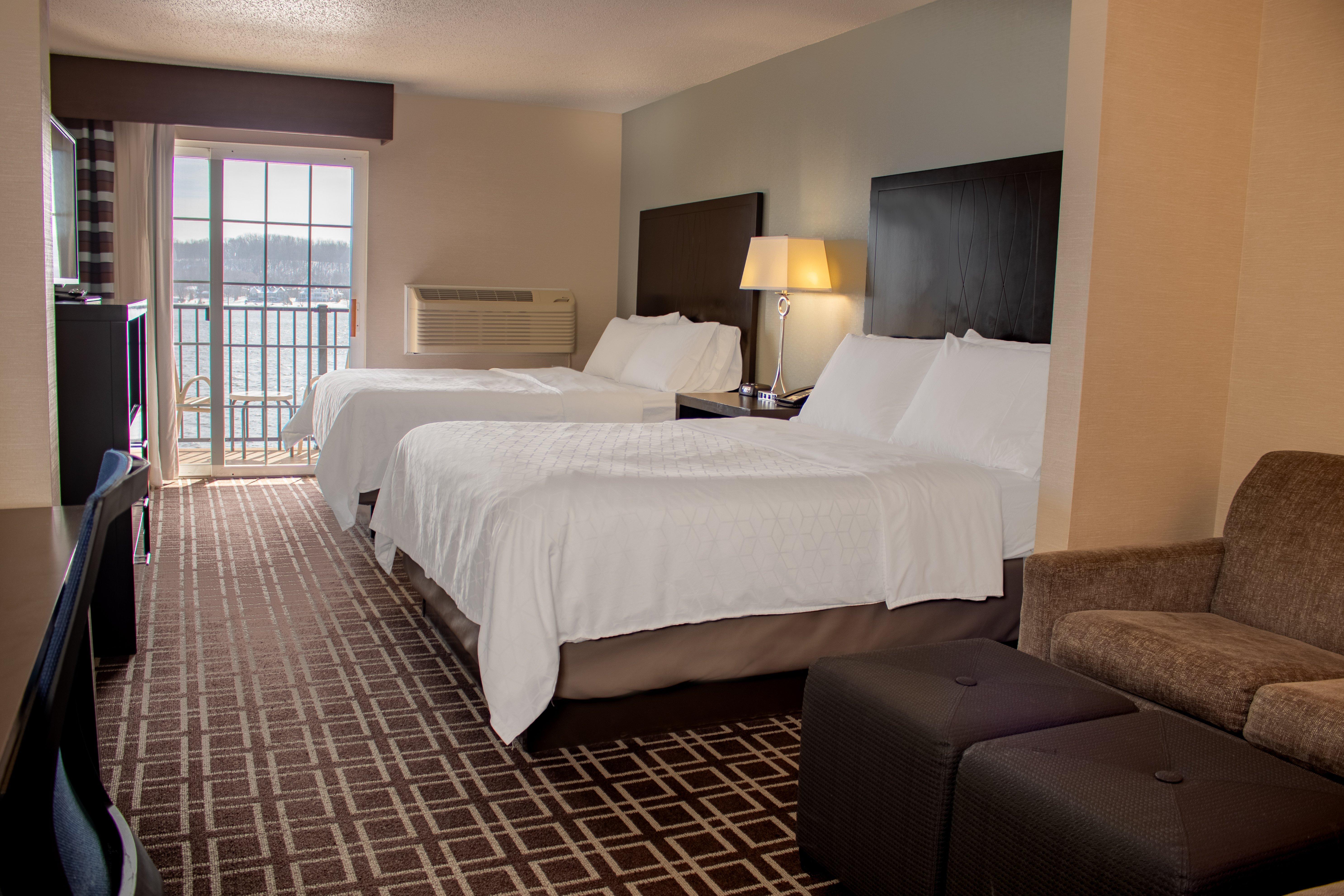 Holiday Inn Express Le Claire Riverfront-Davenport By Ihg Exterior photo