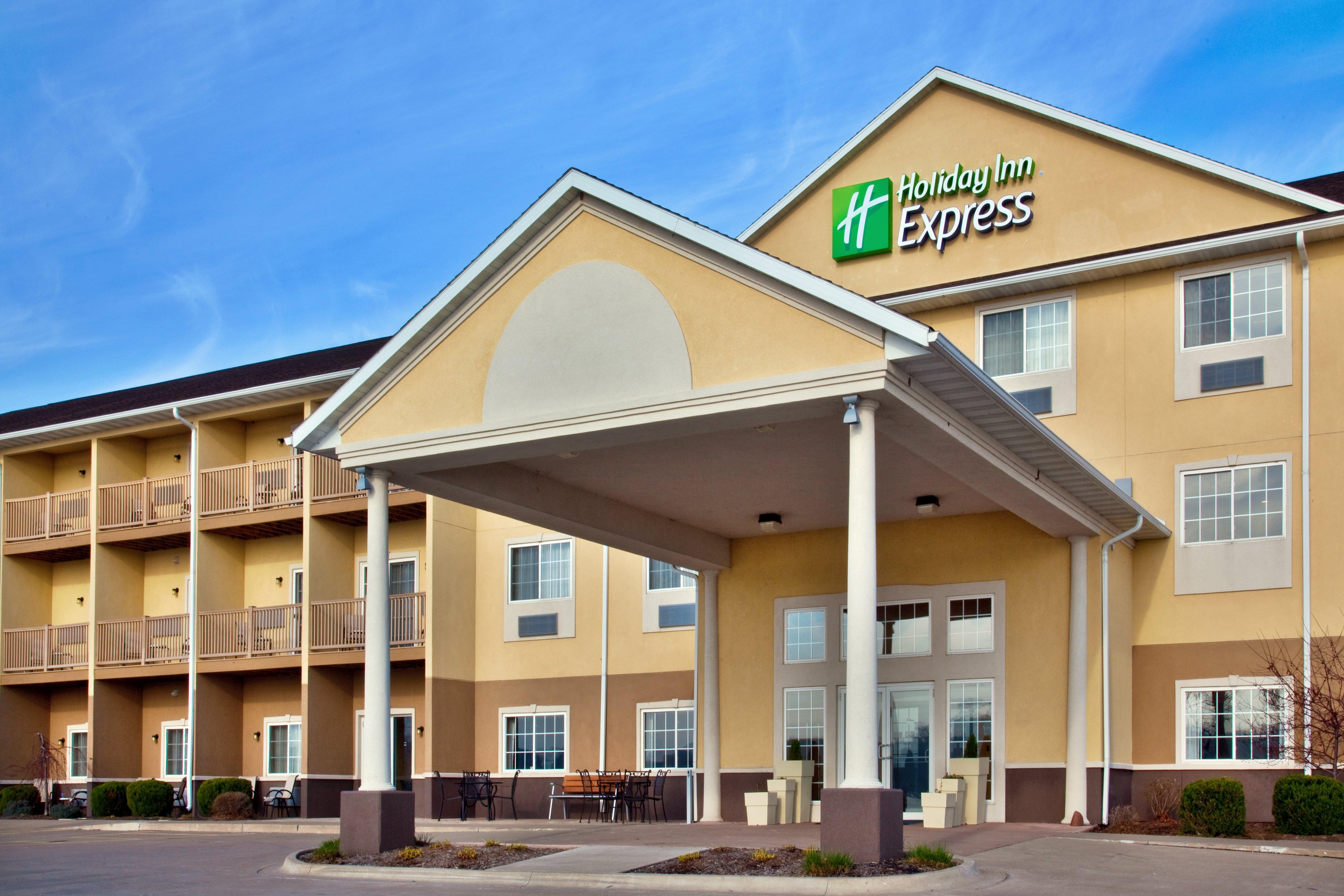 Holiday Inn Express Le Claire Riverfront-Davenport By Ihg Exterior photo