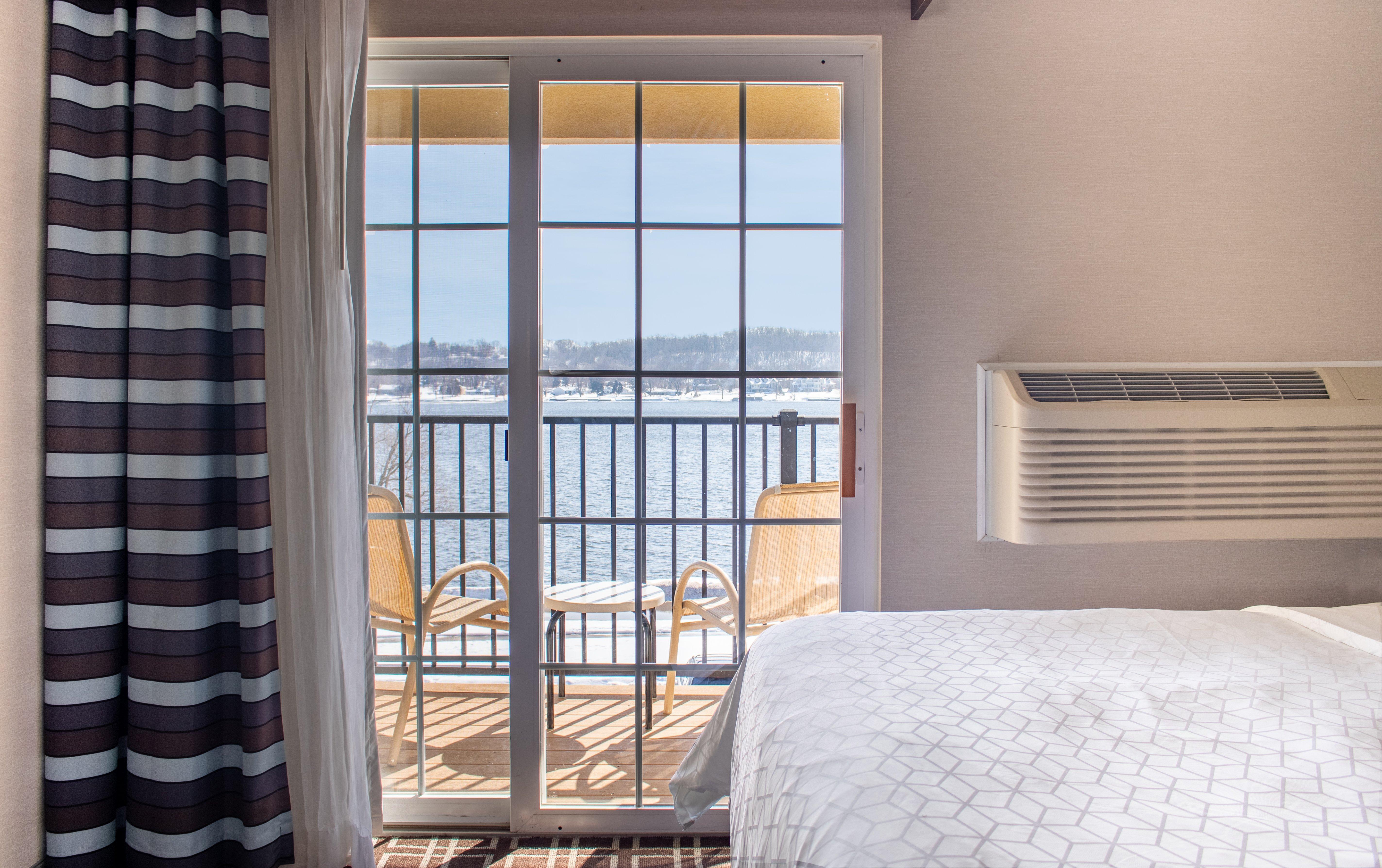 Holiday Inn Express Le Claire Riverfront-Davenport By Ihg Exterior photo