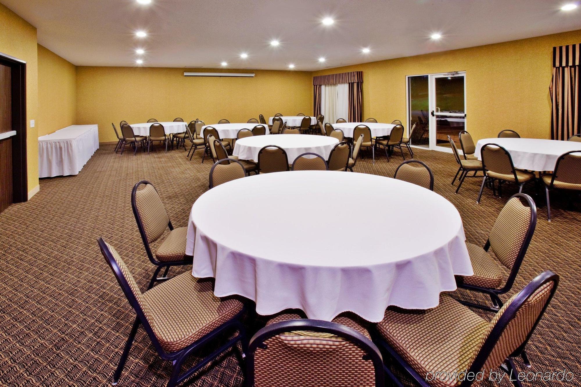 Holiday Inn Express Le Claire Riverfront-Davenport By Ihg Exterior photo
