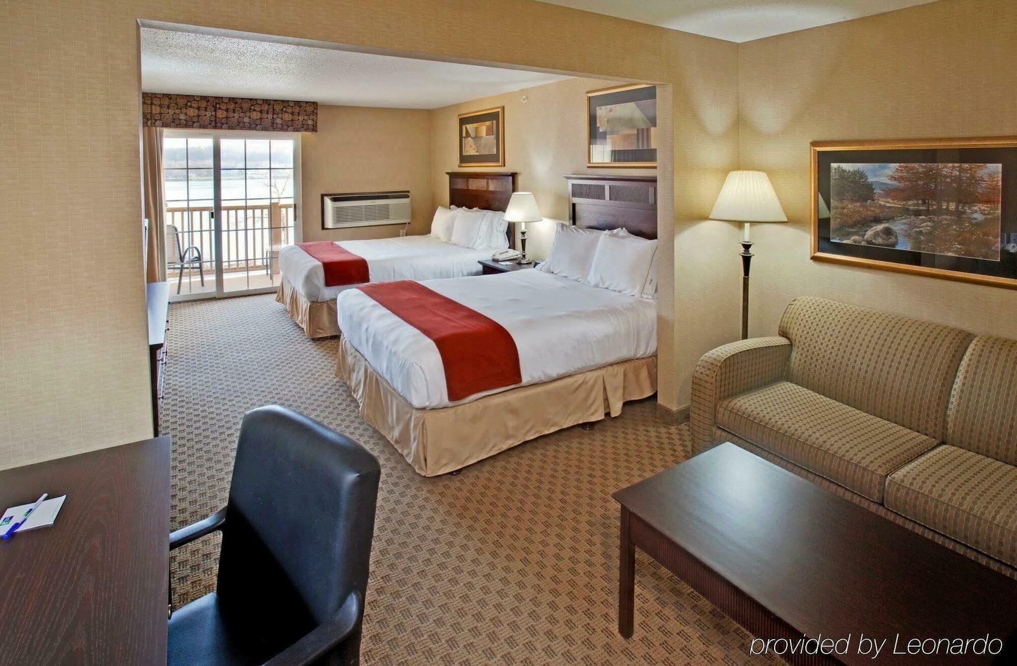Holiday Inn Express Le Claire Riverfront-Davenport By Ihg Exterior photo