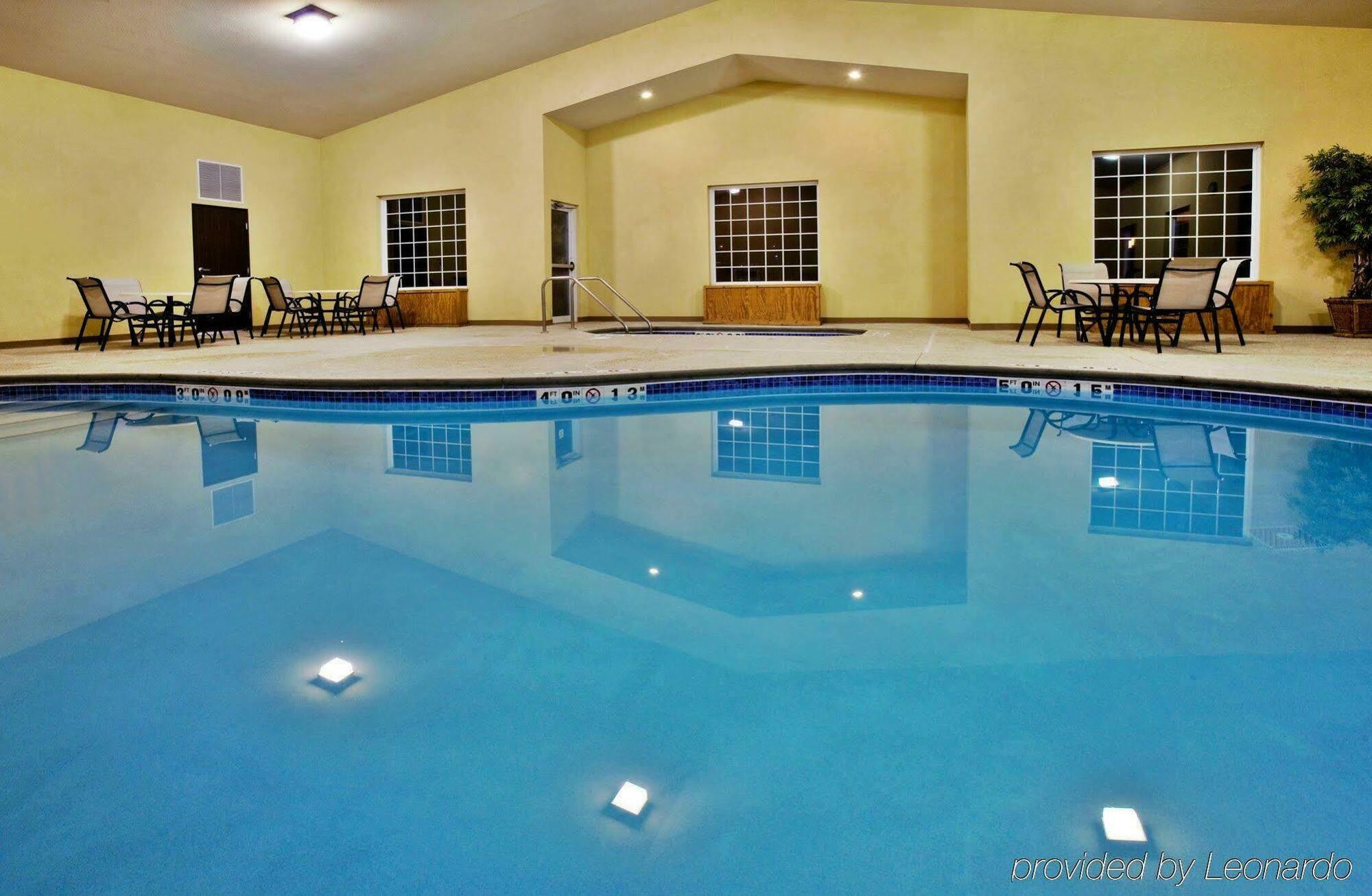 Holiday Inn Express Le Claire Riverfront-Davenport By Ihg Exterior photo